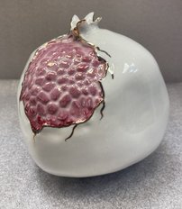 Гранат с зернами (фарфор) (2024, майолика, 11.5x11, арт. 79пФ31005) - 2 500 ₽