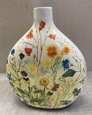 Ваза малая плоская "Полевые цветы" (2024, майолика, 17x14, арт. 79пТ10123) - 2 300 ₽